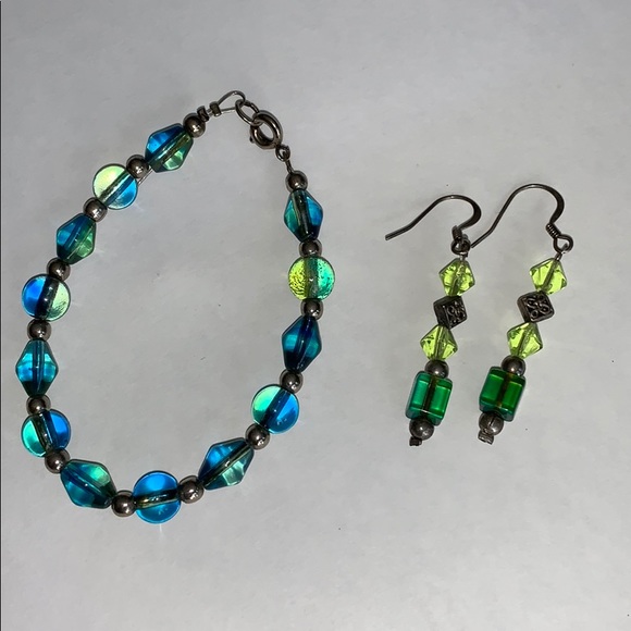 5/$20 Bracelet & Earring Set Handmade With Glass Beads - Picture 1 of 2